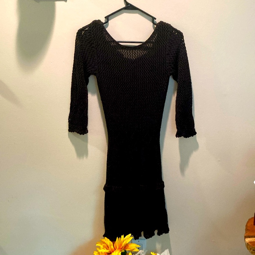 Black quarter sleeved knit dress